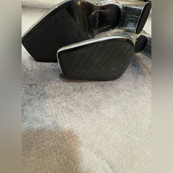 NWT ZARA Silver Metallic Laminated Croc Print Fashion Tall Boots Heel Shoes 39 8 - Picture 16 of 16